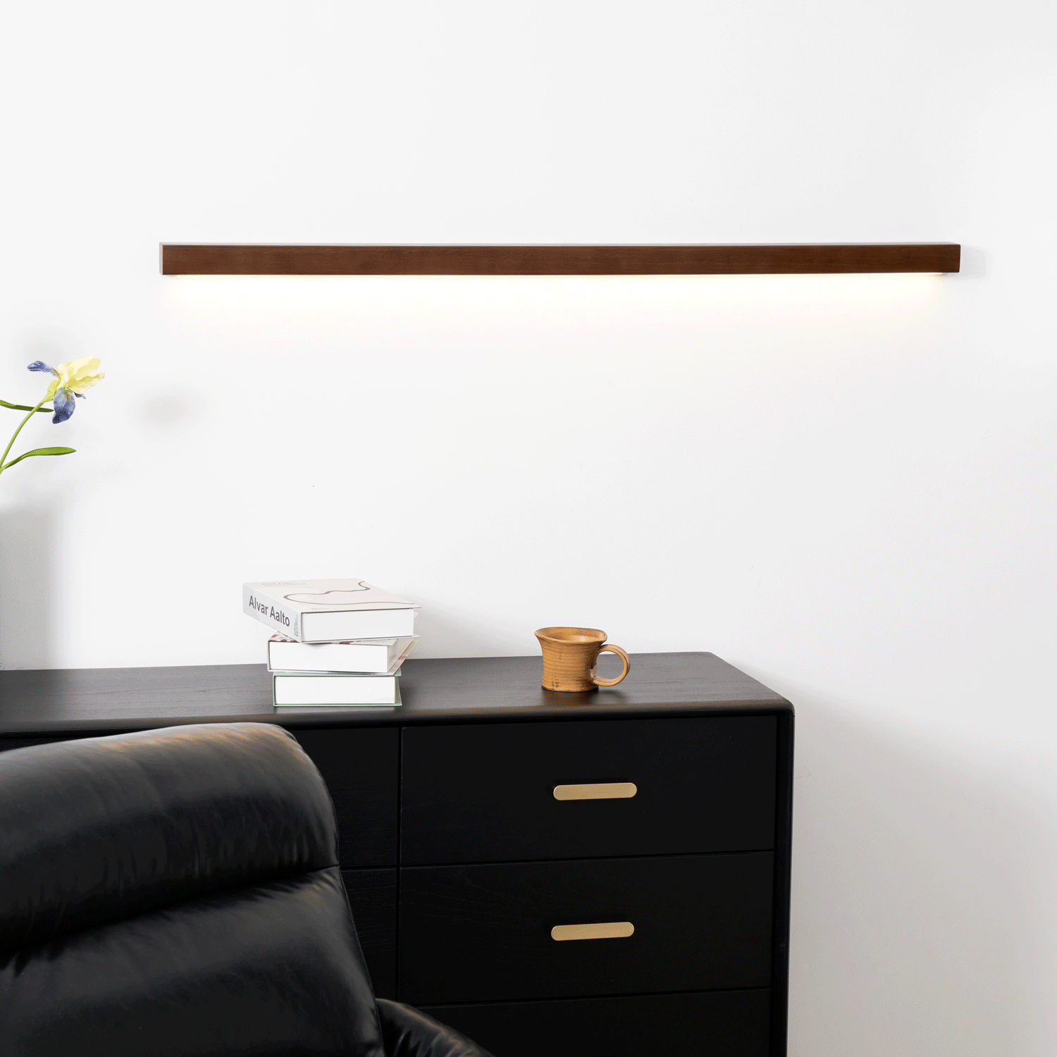 Arlo Linear Wooden Wall Lamp Lighting Lobby