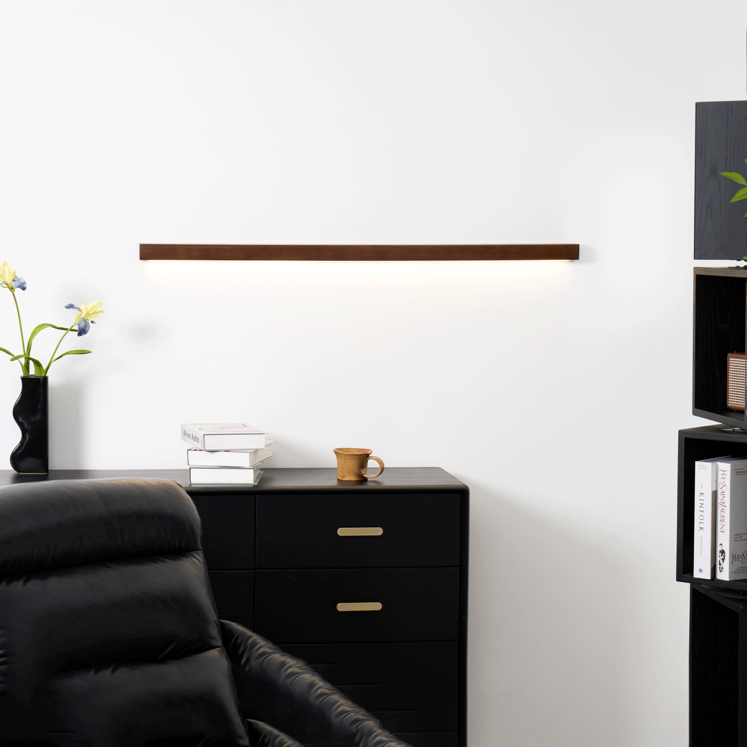 Arlo Linear Wooden Wall Lamp Lighting Lobby