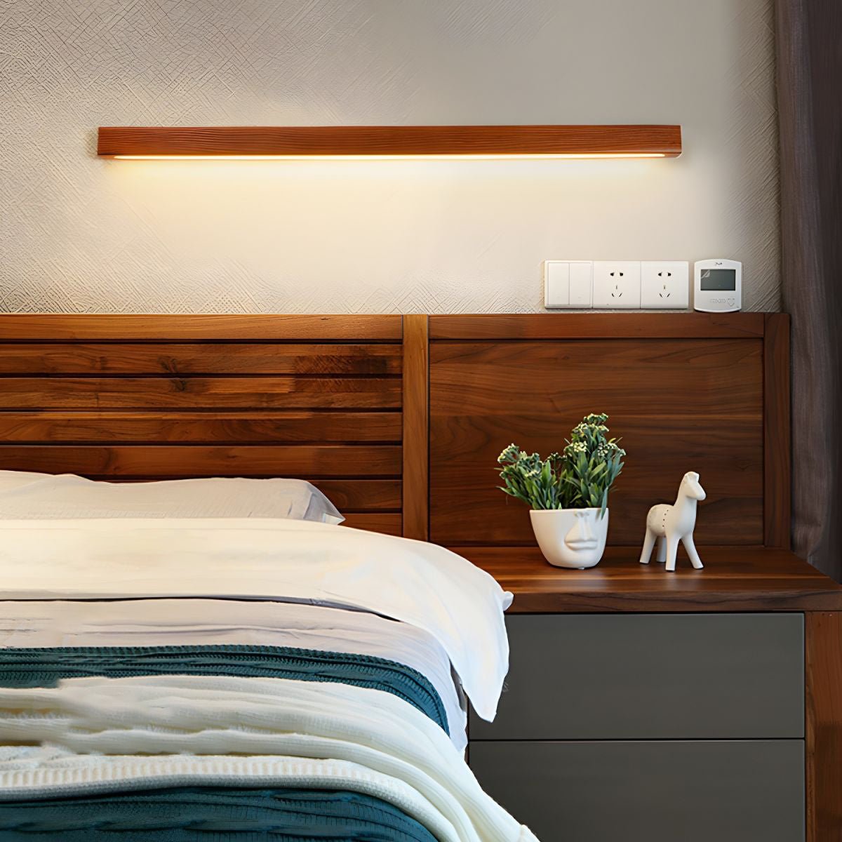 Arlo Linear Wooden Wall Lamp Lighting Lobby