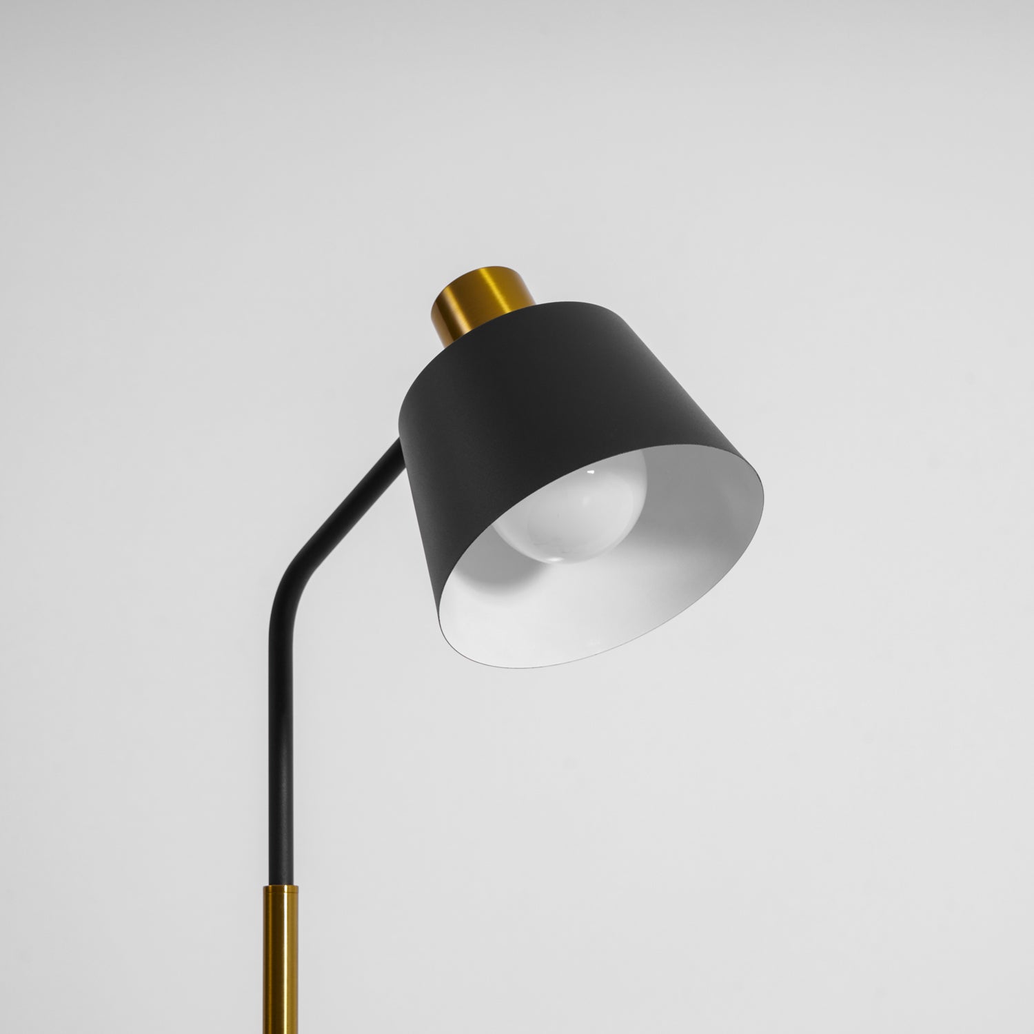 Aura Lumis Standing Light Lighting Lobby