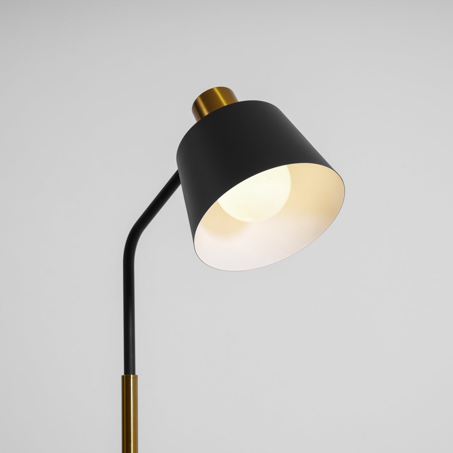 Aura Lumis Standing Light Lighting Lobby