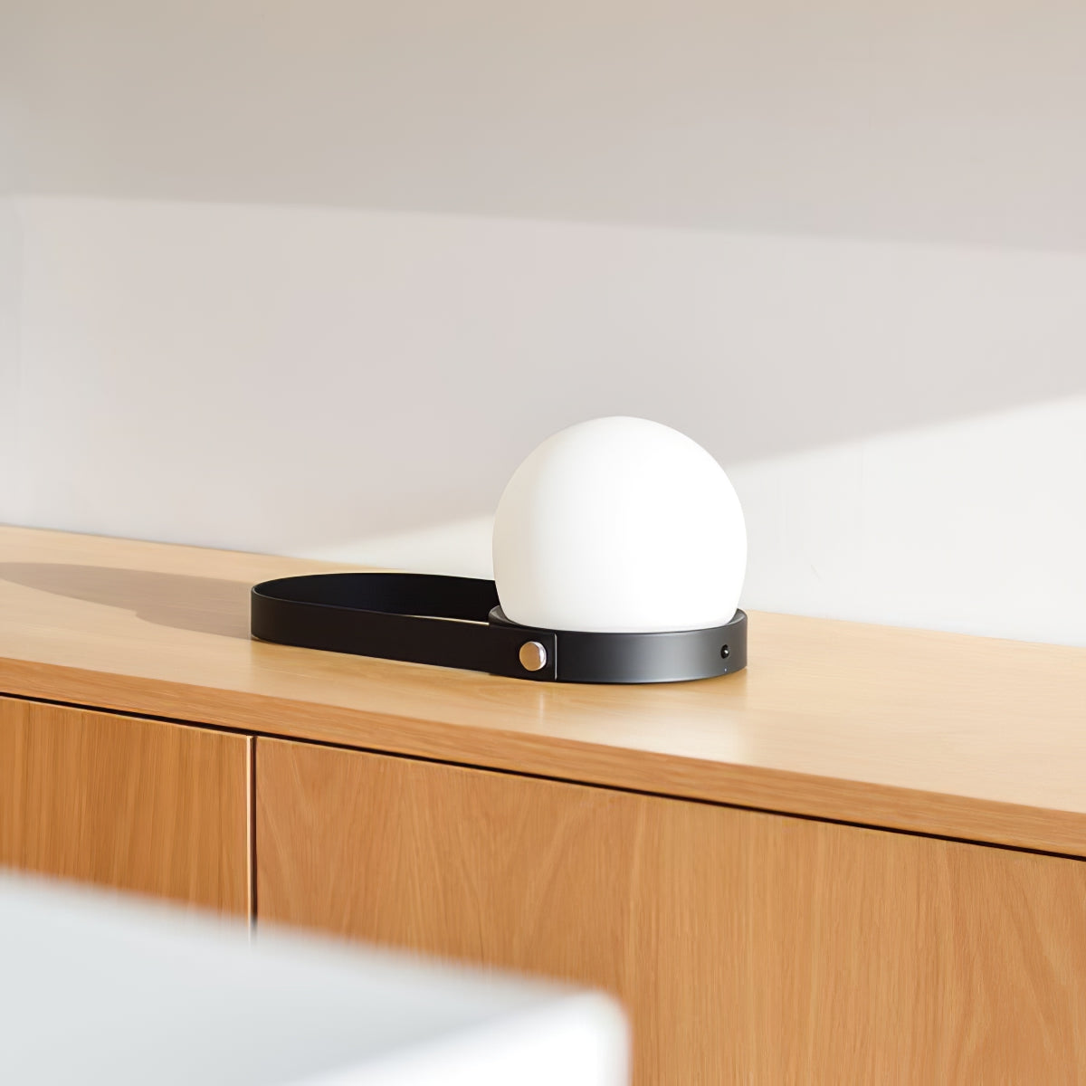 Carrie Integrated Battery Desk Light Lighting Lobby