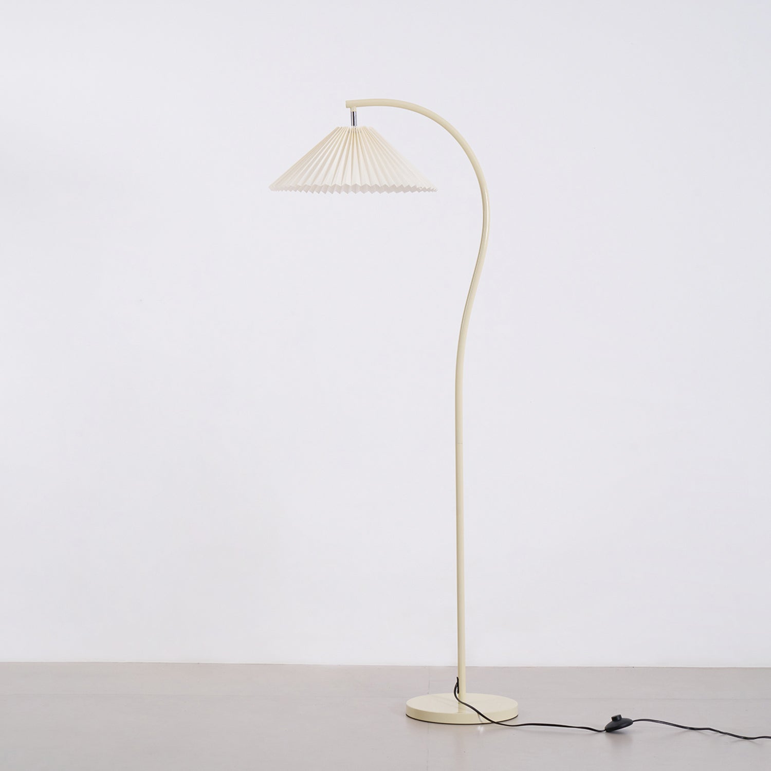 Crescini Folded Standing Light Lighting Lobby