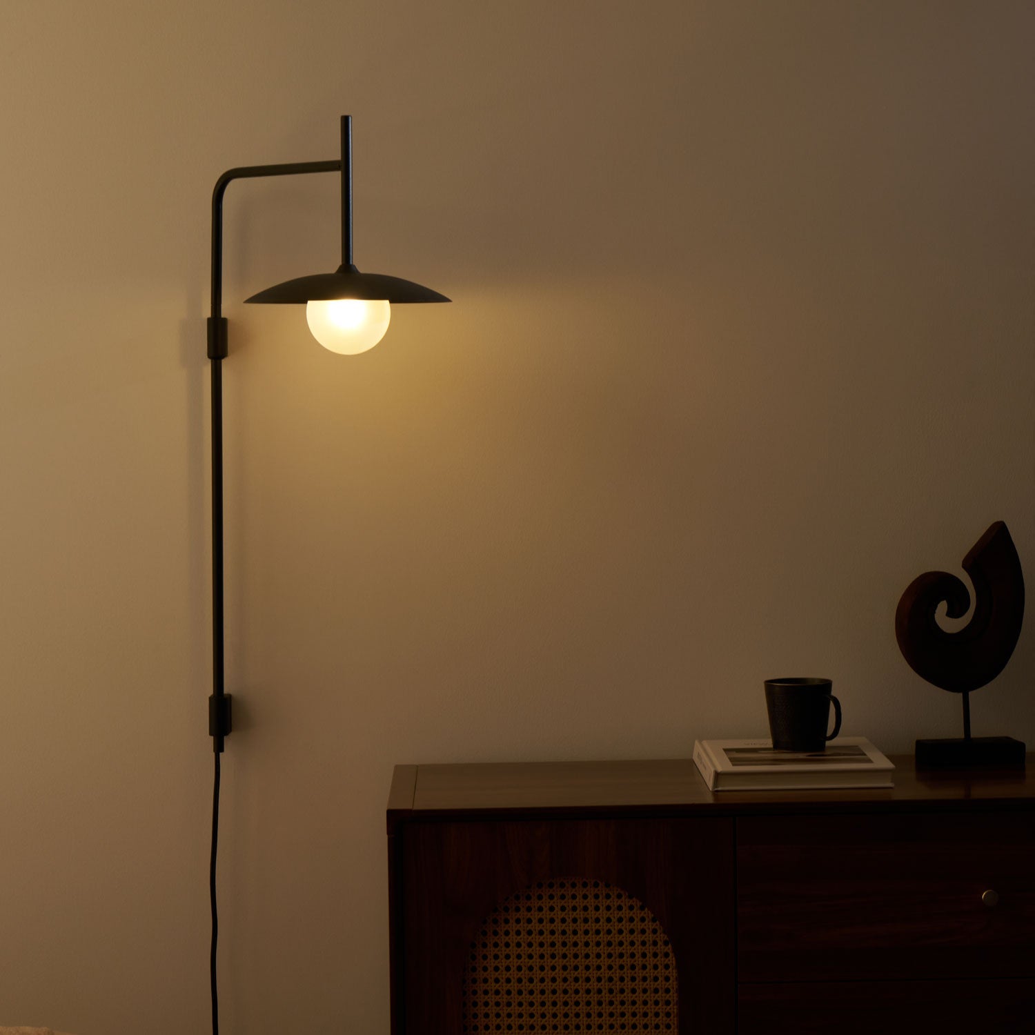 Gea Wall-Mounted Swing Arm Light Fixture Lighting Lobby
