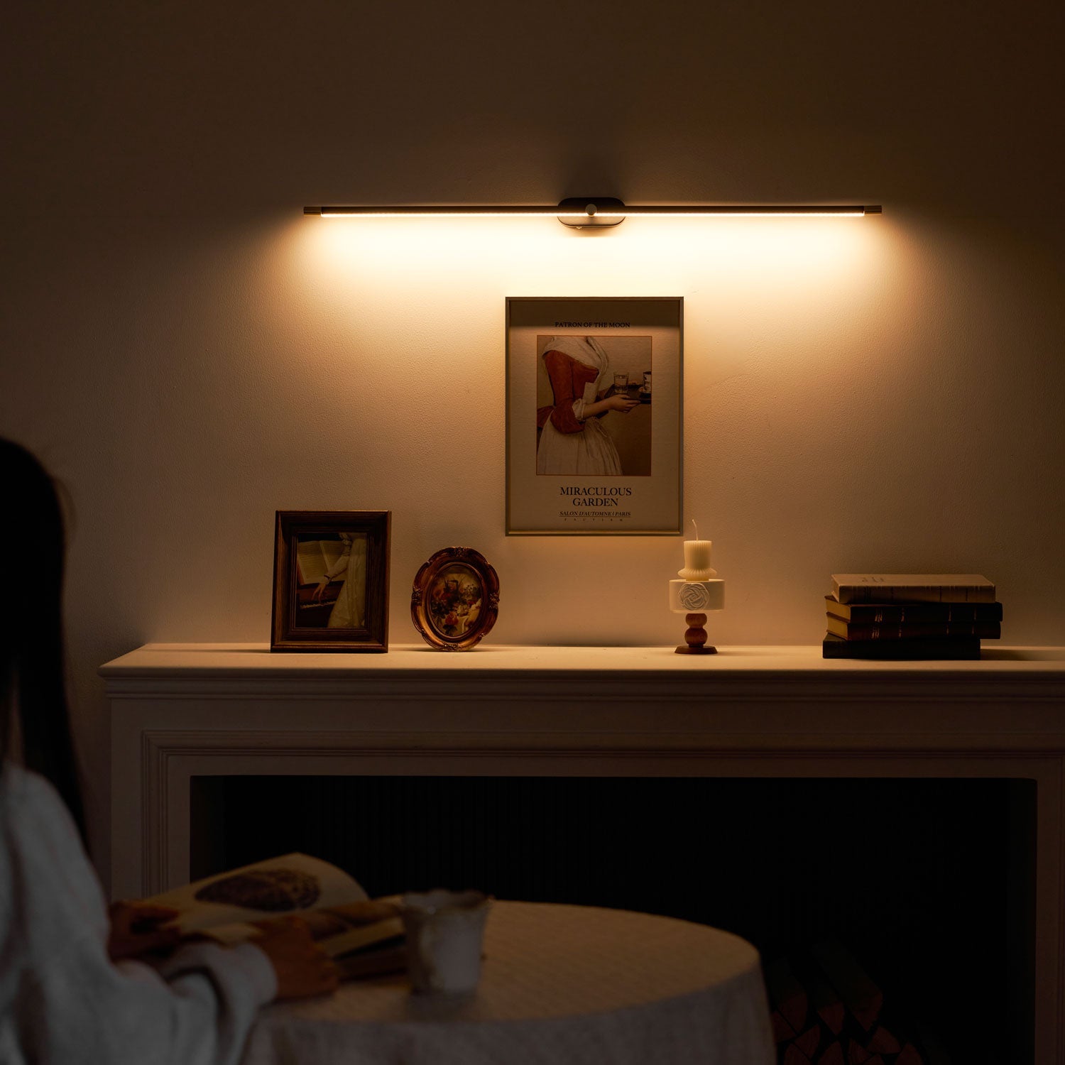 Linear Minimalist Wall Light with Rechargeable Feature Lighting Lobby