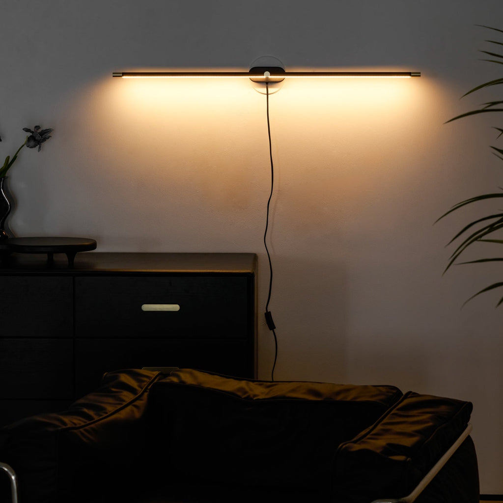 Linear Minimalist Wall-Mounted Plug-in Light Fixture Lighting Lobby