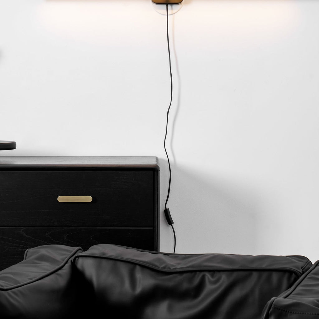 Linear Minimalist Wall-Mounted Plug-in Light Fixture Lighting Lobby