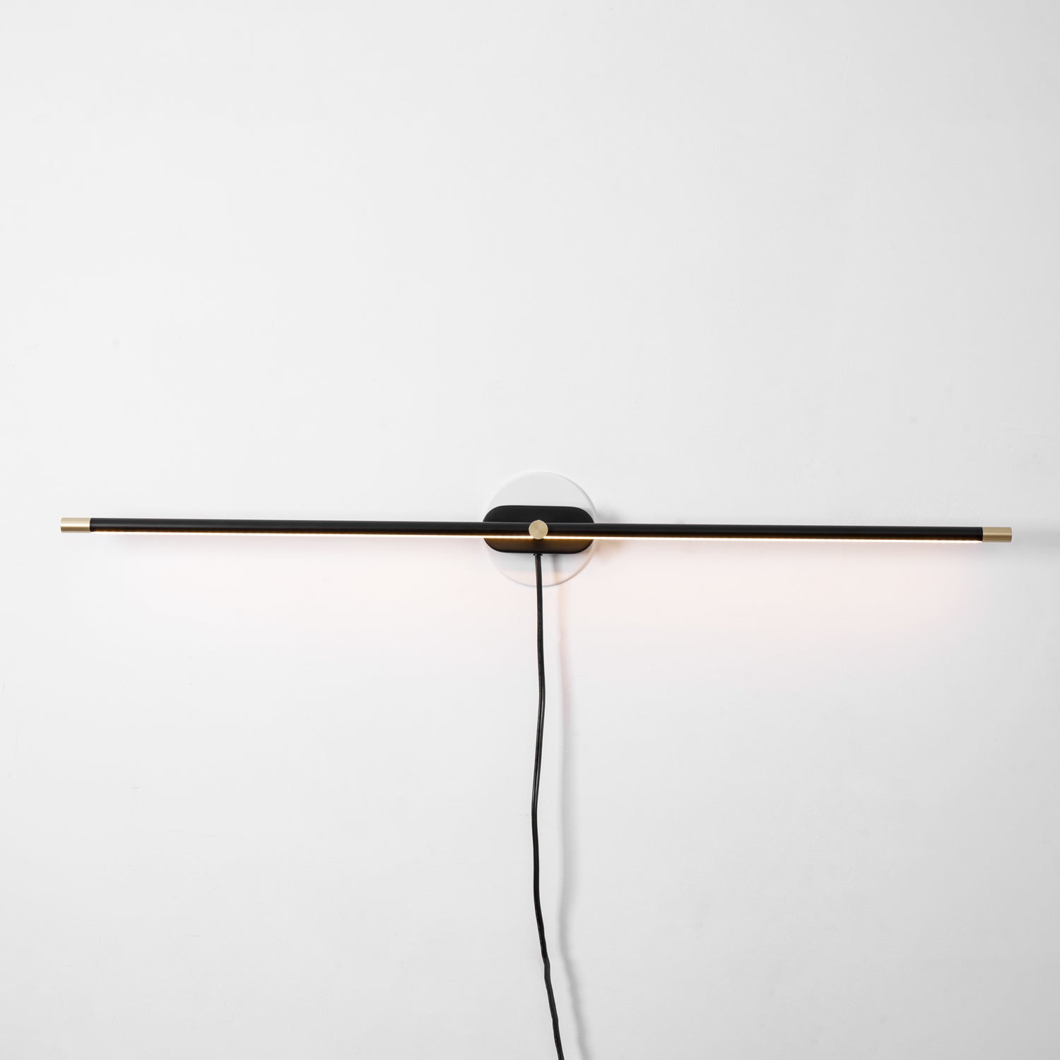 Linear Minimalist Wall-Mounted Plug-in Light Fixture Lighting Lobby