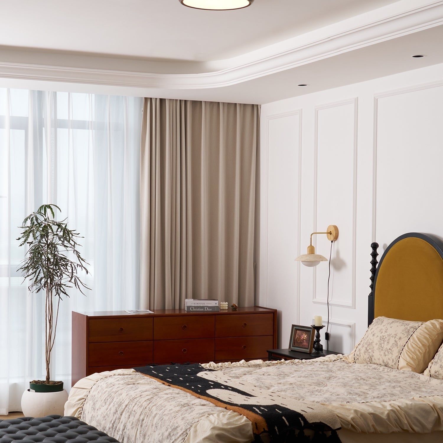 Round Ceiling Light with Wood Grain Lighting Lobby