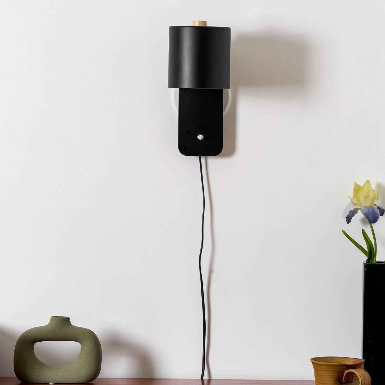 Swiveling Barrel Wall-Mounted Light Lighting Lobby