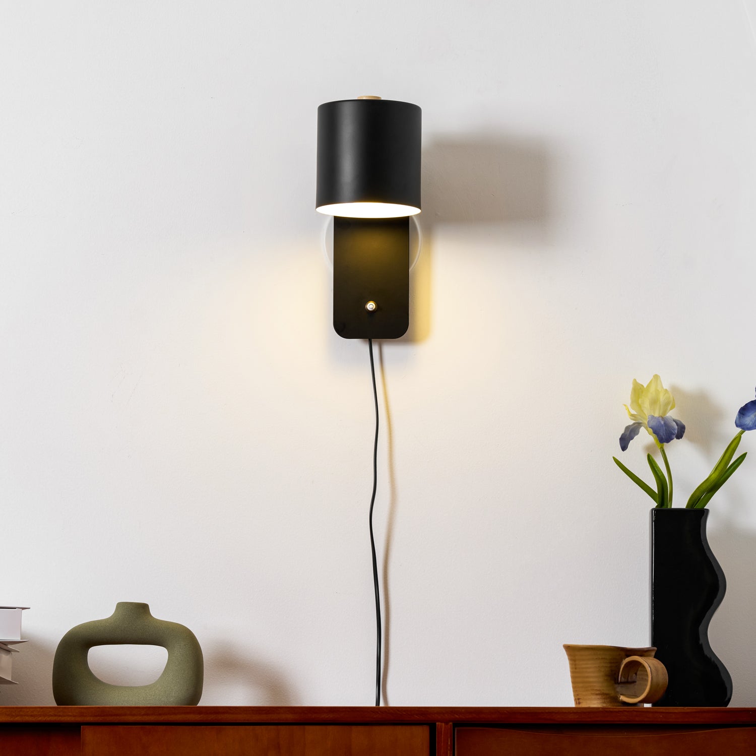 Swiveling Barrel Wall-Mounted Light Lighting Lobby