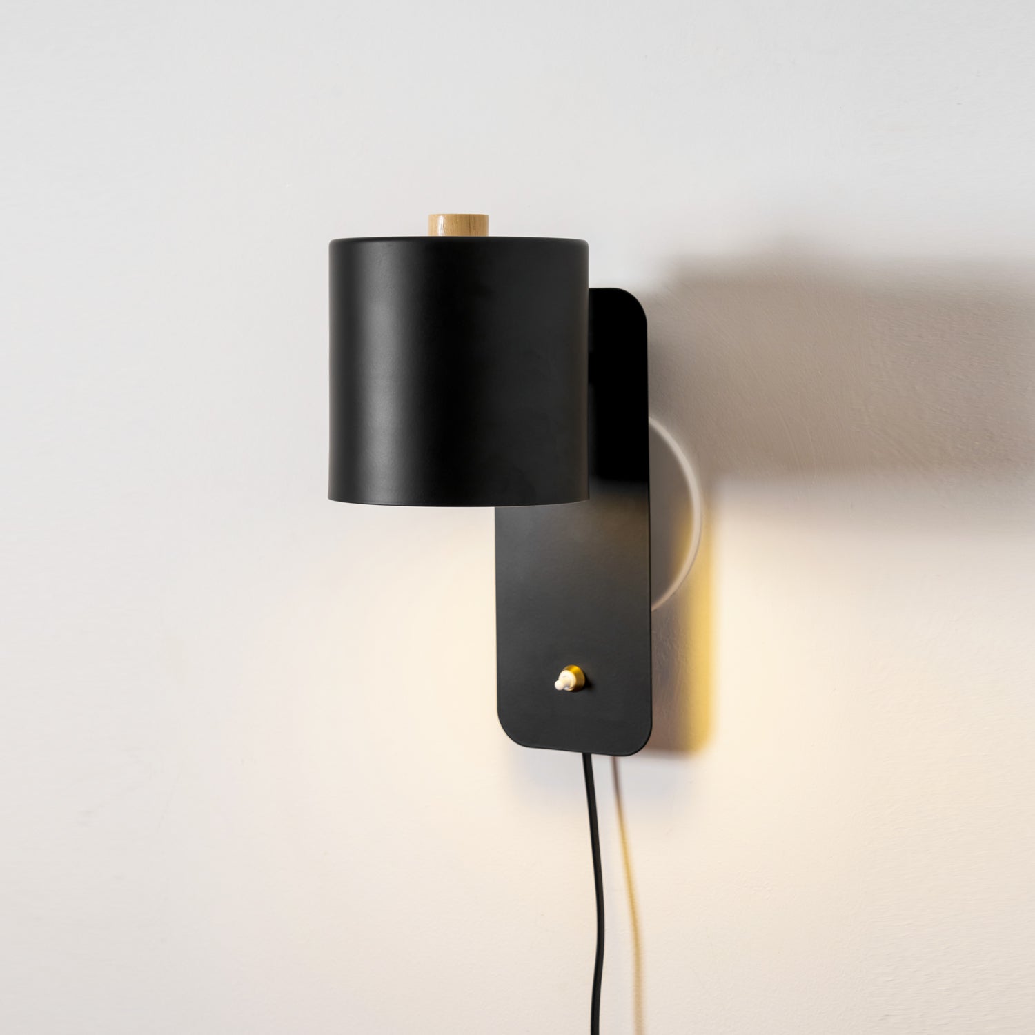 Swiveling Barrel Wall-Mounted Light Lighting Lobby