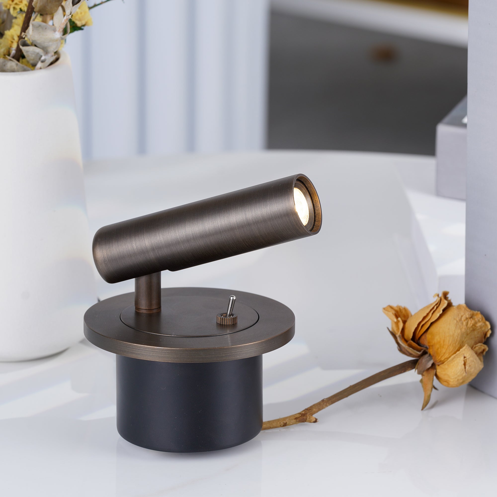 Wall-Mounted Reading Light Lighting Lobby