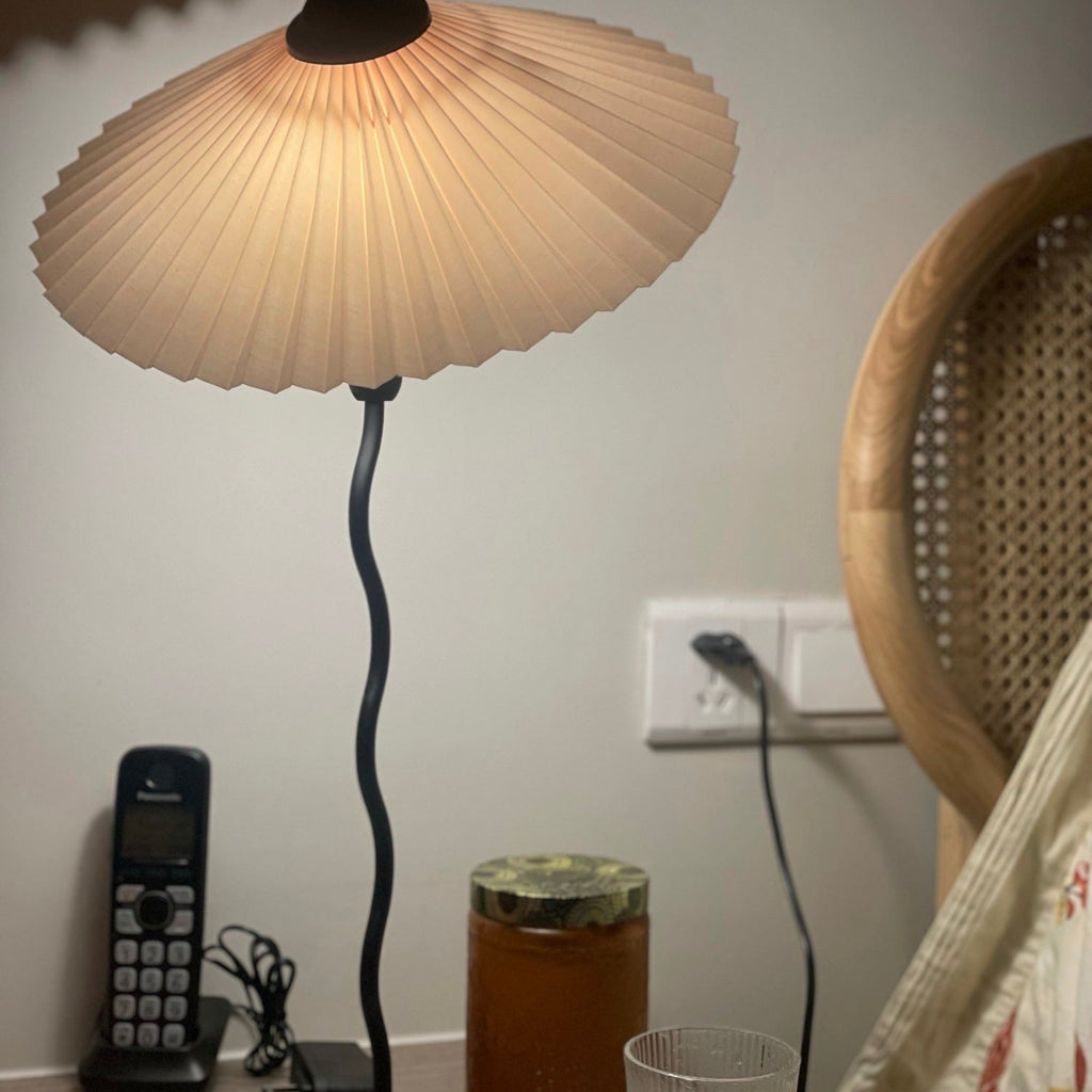 Wavy Desk Light Lighting Lobby