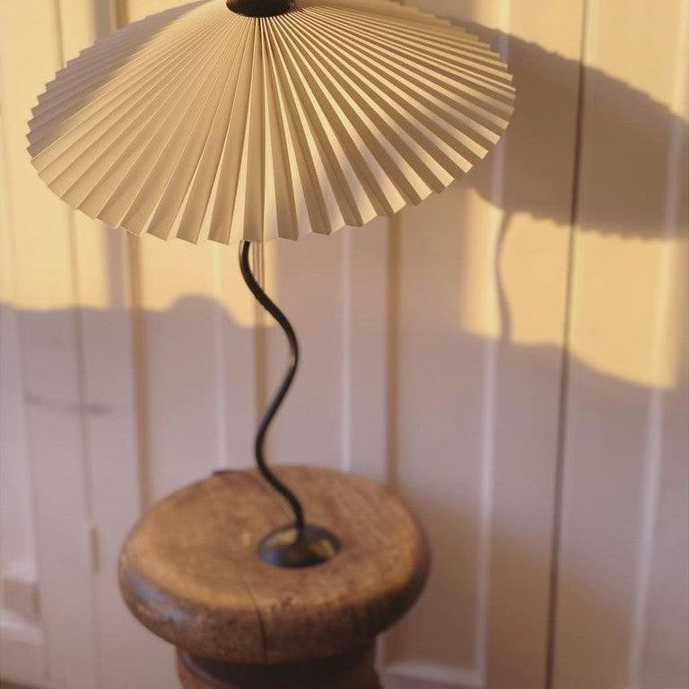 Wavy Desk Light Lighting Lobby
