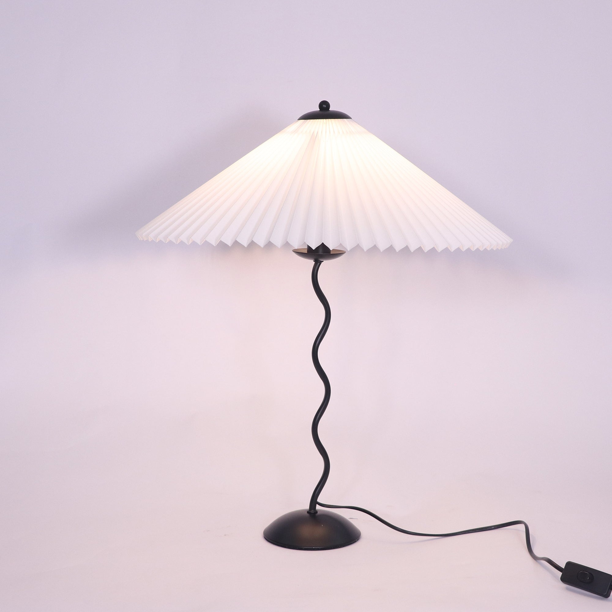 Wavy Desk Light Lighting Lobby