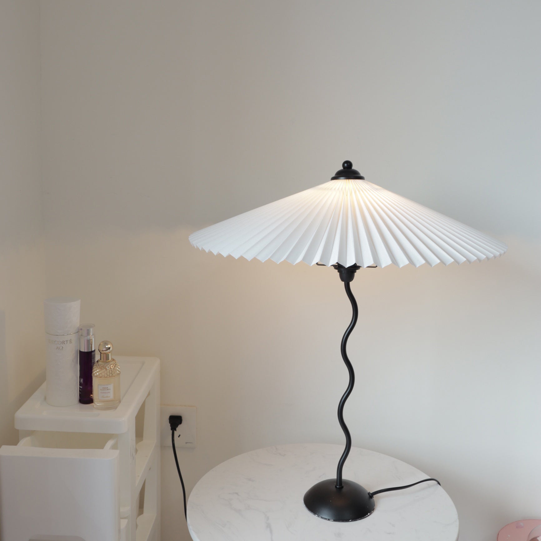 Wavy Desk Light Lighting Lobby